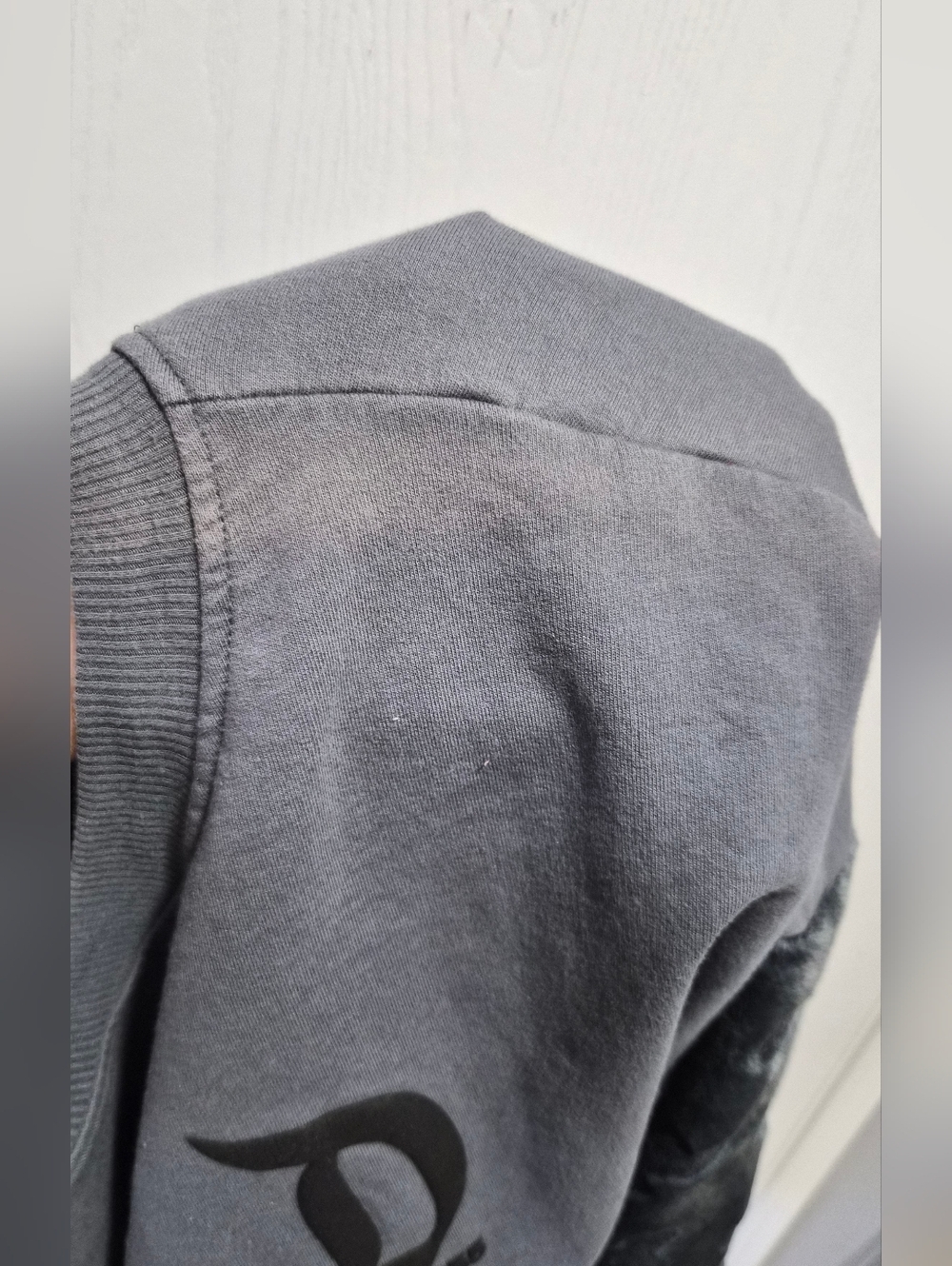 Disneyland Mickey Mouse Velour Gray Fleece Spirit Jersey Pullover Size XS - Picture 5 of 7
